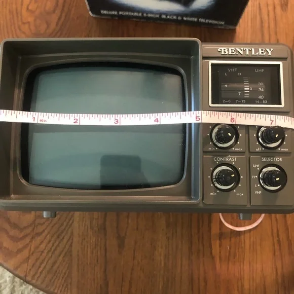 Portable 5” TV 😳 has not been tested as is